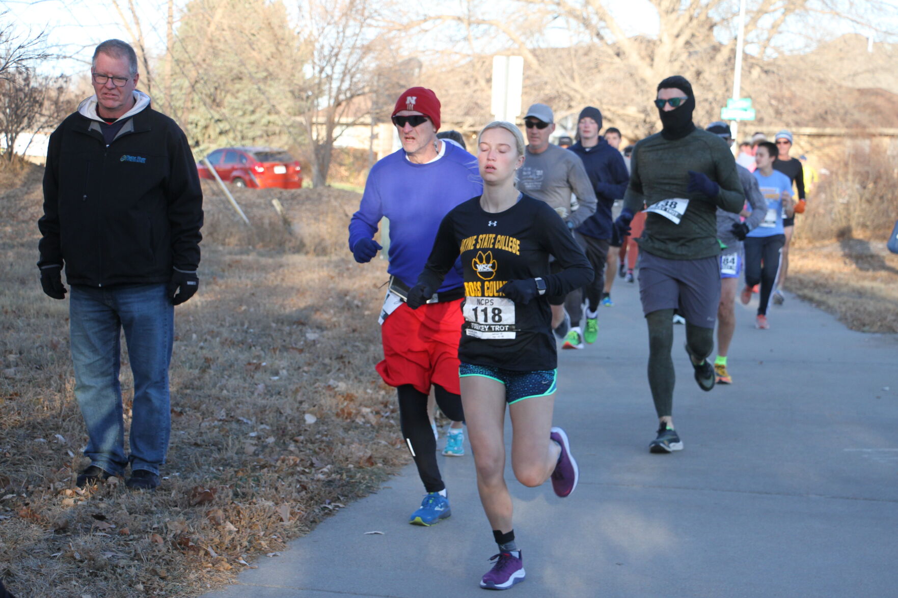 Turkey trotters gobble their way down trail